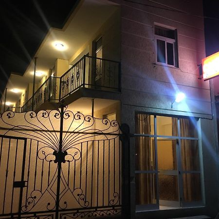 Cheers Bed & Breakfast Addis Ababa Exterior foto